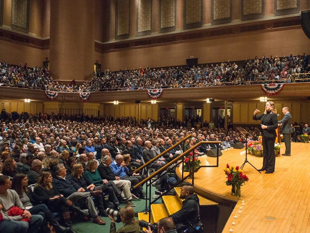 Minister Bennett addresses Pittsburgh memorial